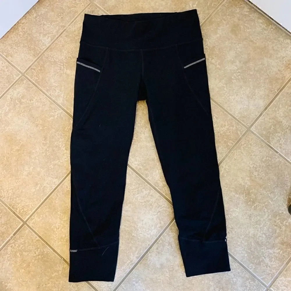 Athleta Black Relay Capri w/ Pockets & Mesh! 🔥